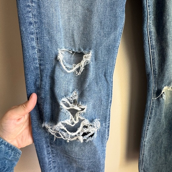 MOTHER Mid Rise Dazzler Ankle Fray Jeans Distressed Knees Weekend Warrior 27 - Picture 2 of 7